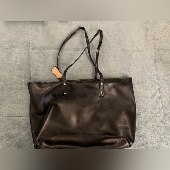 COACH - Cross-grain black leather city tote - Picture 3 of 7